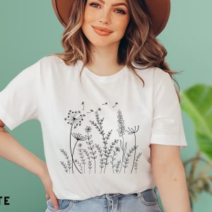 Minimalist Wildflower Shirt: Women's Floral Dandelion Tee